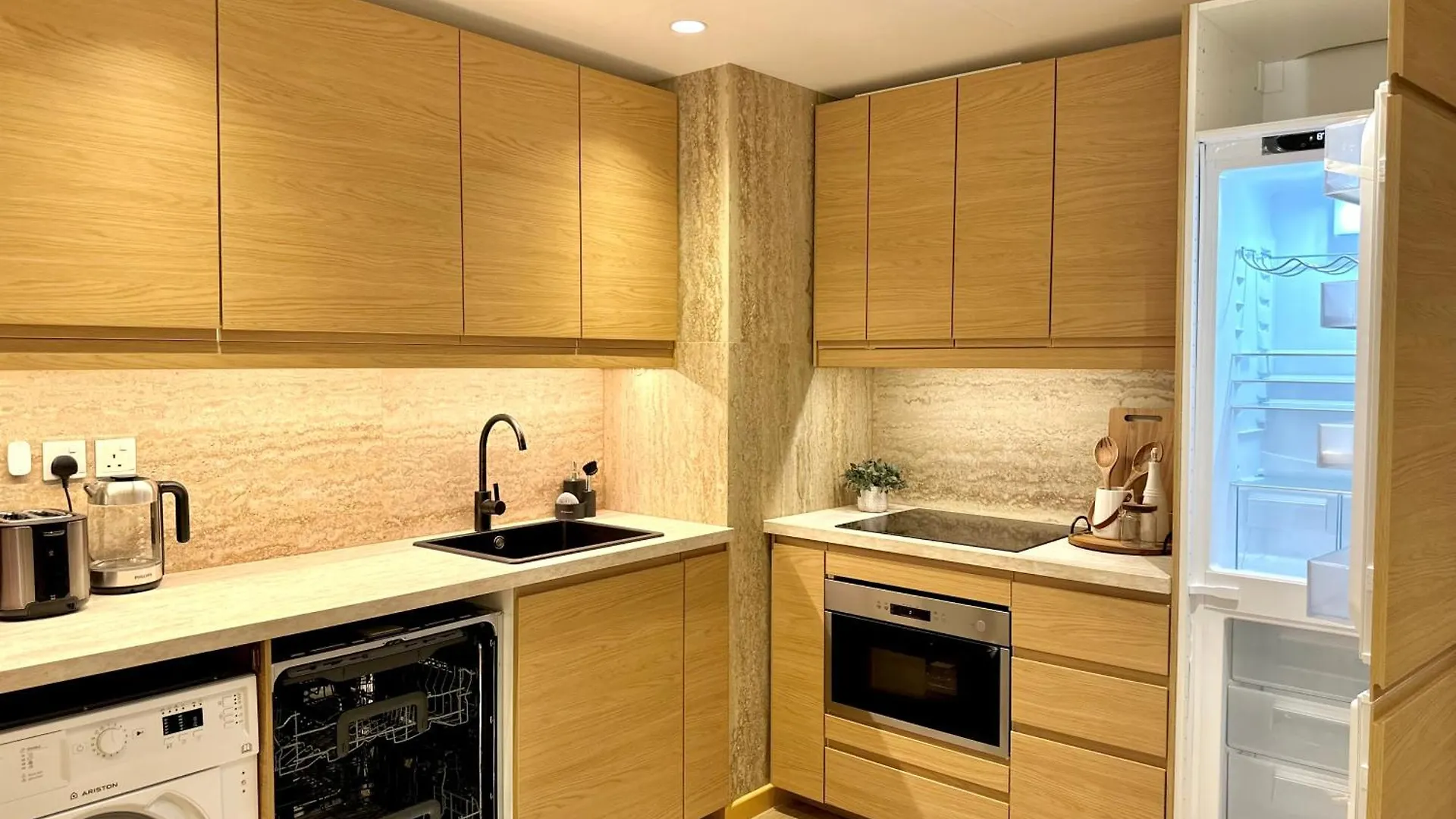 Family Apartment Next To The Beach Dubai
